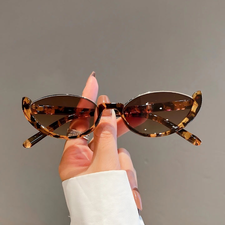 Halfmoon Shades